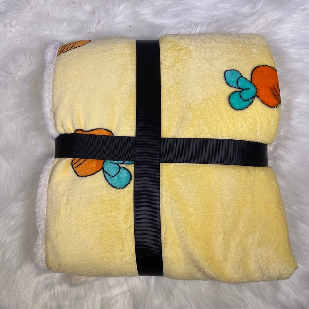 ✨SALE✨Carrot Micromink Sherpa Throw - Picture 2 of 3